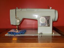 Kenmore 1503 Sewing Machine (Willow) - i3Detroit